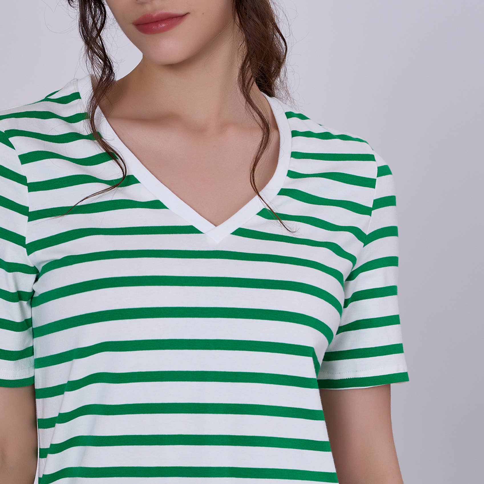 Smart and Joy – wholesale T-shirt – women's – V-neck cotton sailor t-shirt6