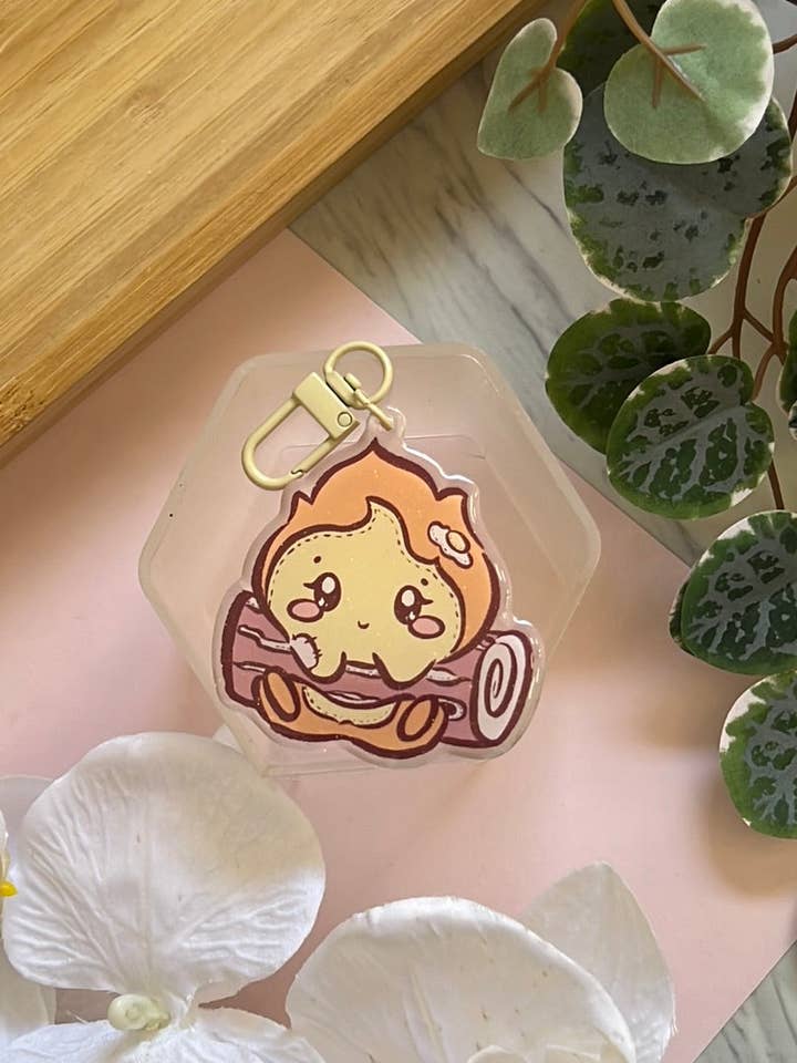 Porte-clés pailleté recto-verso Studio Friends Démon de feu Calcifer pour la vente par Peony Lee Art