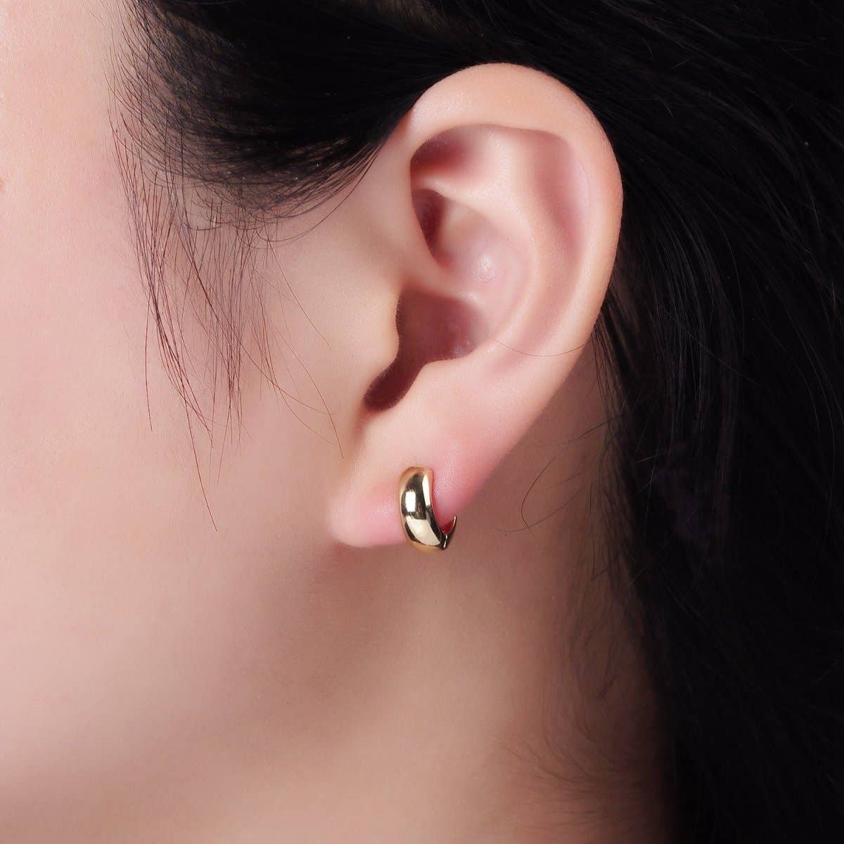 Aim Eternal - Wholesale Hoop Earrings - 14K Gold Filled 10mm Chubby Minimalist Cartilage Huggie Earrings | P4891