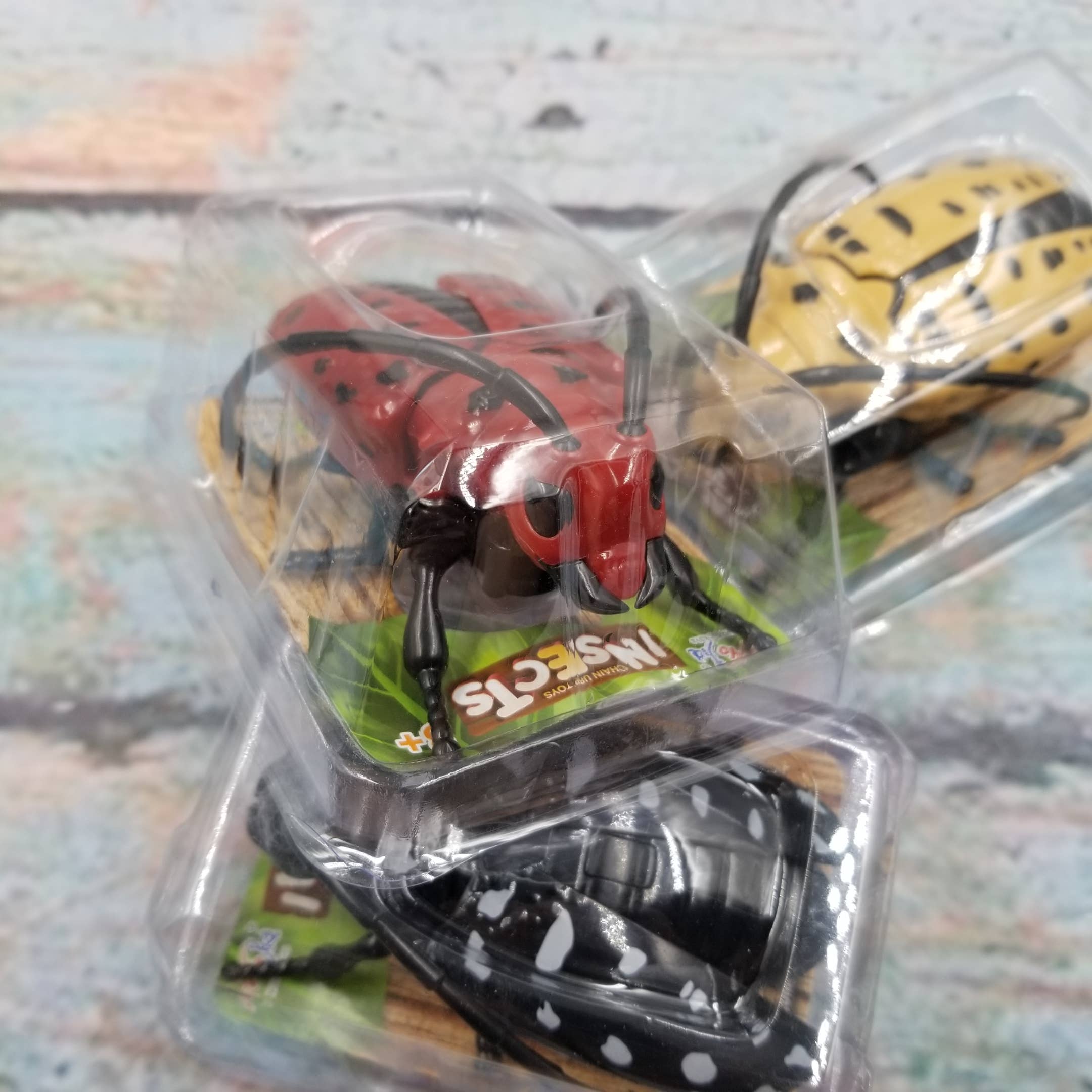 MIAS SHOP - Wholesale Classic Toy - Kids - Clockwork Chain Longhorn Beetle Crawling Toy3