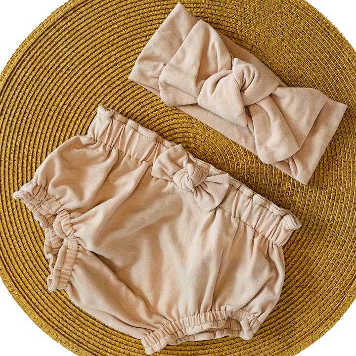 Mutandine e fioccoti per bambina per la vendita all'ingrosso da parte di Karela Kids Inc.