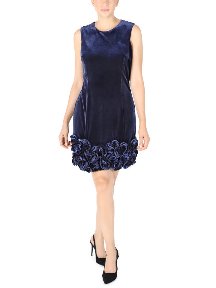 ABITO SMANICATO IN VELLUTO CON VOLANT per la vendita all'ingrosso da parte di Donna Ricco