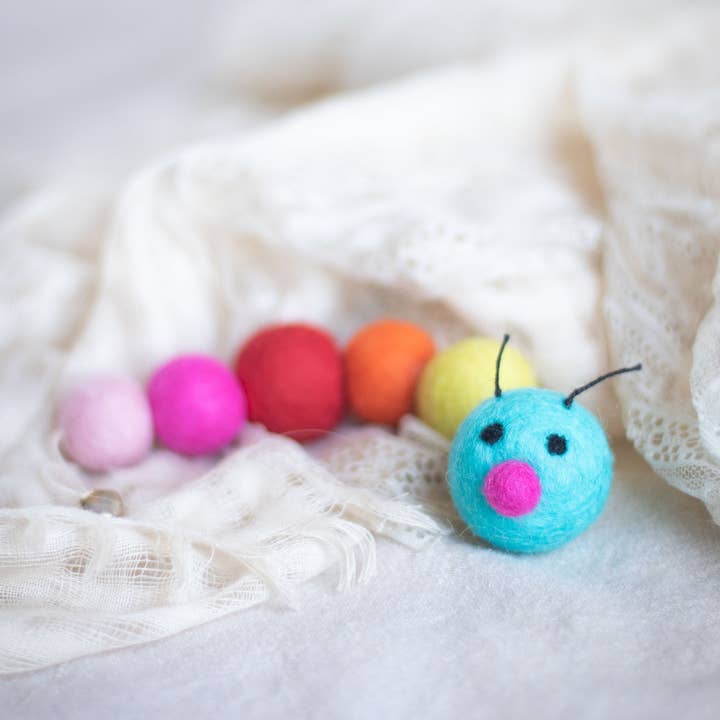 Friendsheep - Vendita all'ingrosso Giocattoli per animali - Cani e gatti - Giocattoli per animali in lana ecologica RAINBOW Caterpillar (colori arcobaleno)1