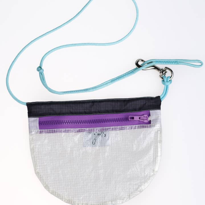 TheVIVgoods - Wholesale Crossbody Bag - Unisex - Sling bag made from recycled Paraglider Nylon Ribafrecha
