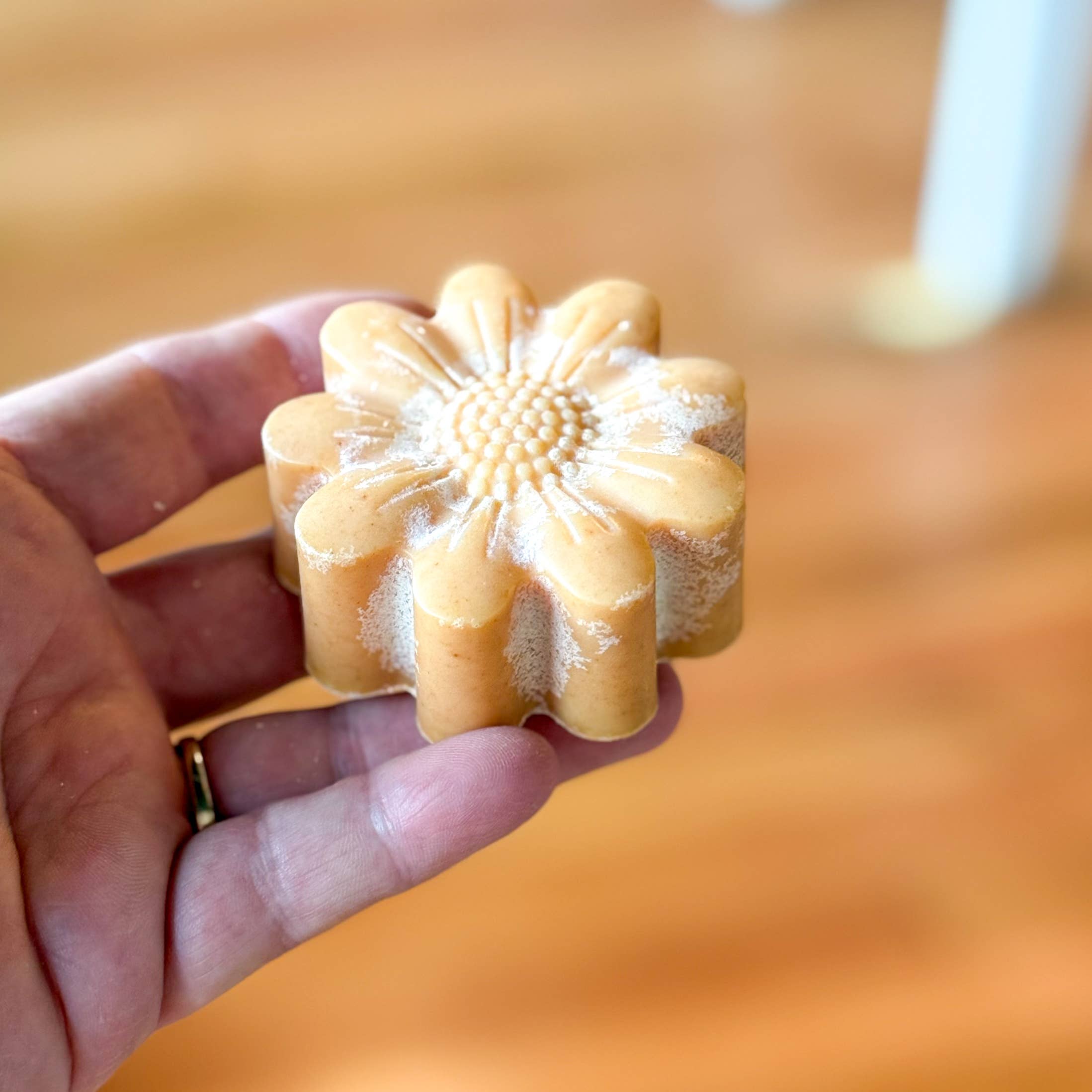 Dandelion Naturals - Wholesale Bar Soap - Honey Turmeric Tallow Face Bar Soap with Frankincense4