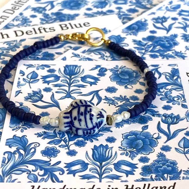 Chic Le Freak - Wholesale Beaded Bracelet - Delft blue fish and freshwater pearls bracelet2