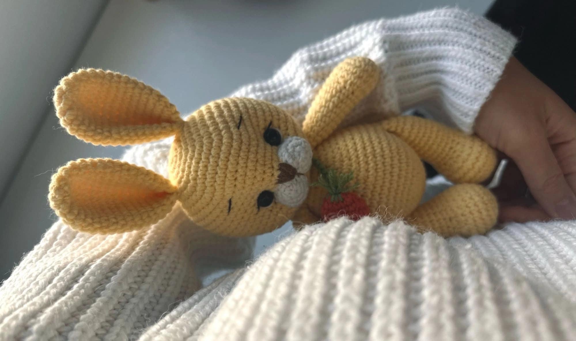 Anh2 LTD – wholesale Stuffed/plush toy – Kids & baby – Crochet Easter Bunny & Carrot Plushie, Cute Plush Animal Toy5