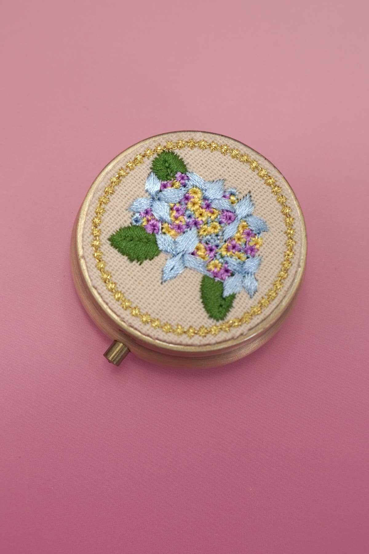 JOSSLYN by wall to wall - Vente Boîte/rangement à bijoux - ORGANISATEUR DE BIJOUX AVEC MIROIR ET BRODERIE FLORALE | 40P5725