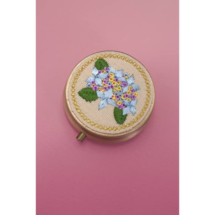 JOSSLYN by wall to wall - Vente Boîte/rangement à bijoux - ORGANISATEUR DE BIJOUX AVEC MIROIR ET BRODERIE FLORALE | 40P5725