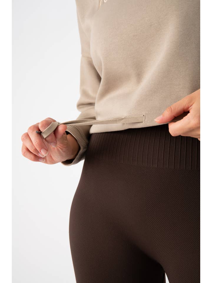 HEART and SOUL - Wholesale Sweatshirt - Women's - Felpa Corta Donna – Hamptons Sand | Heart and Soul3