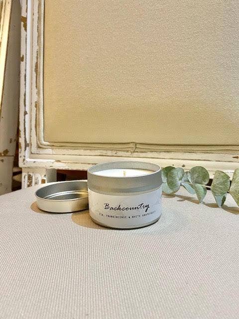 Vela Backcountry 4oz por atacado de Moni Candle & Co.