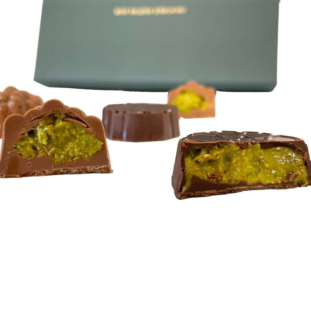Aladdin – wholesale Chocolate box – Dubai Chocolate Assortment – Single Serve Pieces in Gift Box2