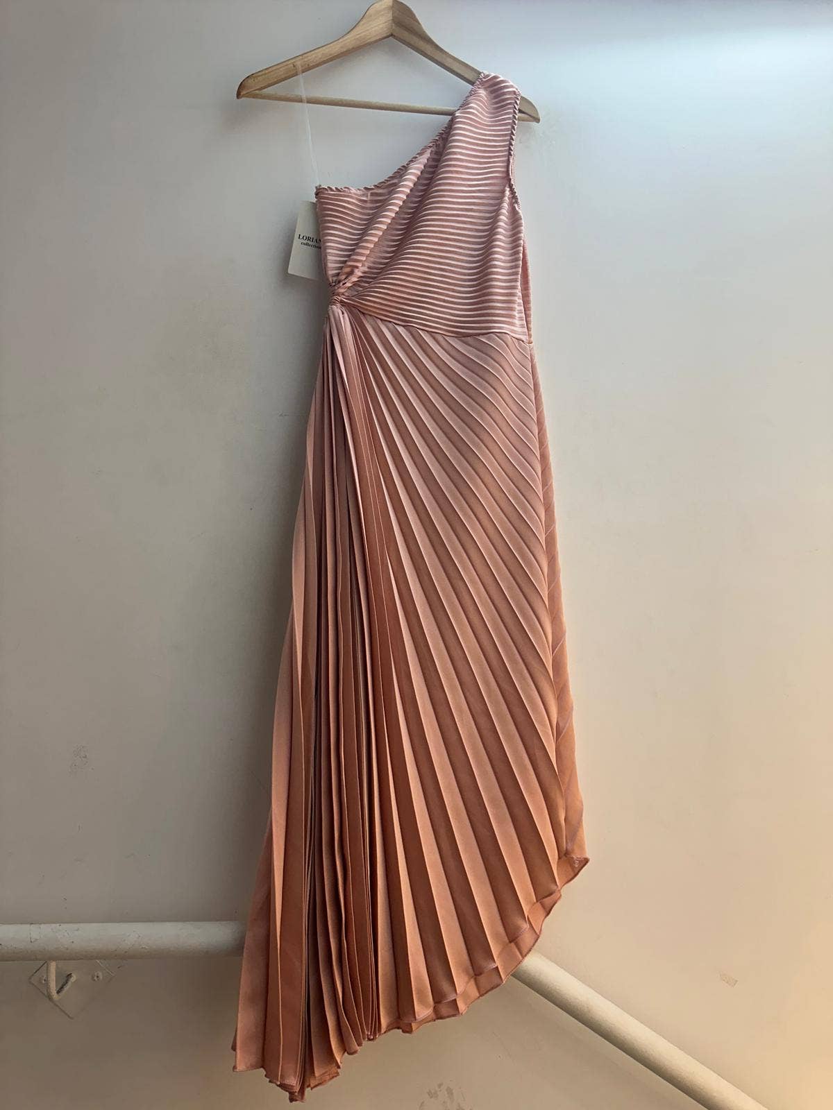 LORIANE – Vestido - Mulher por atacado – Vestido longo assimétrico plissado9