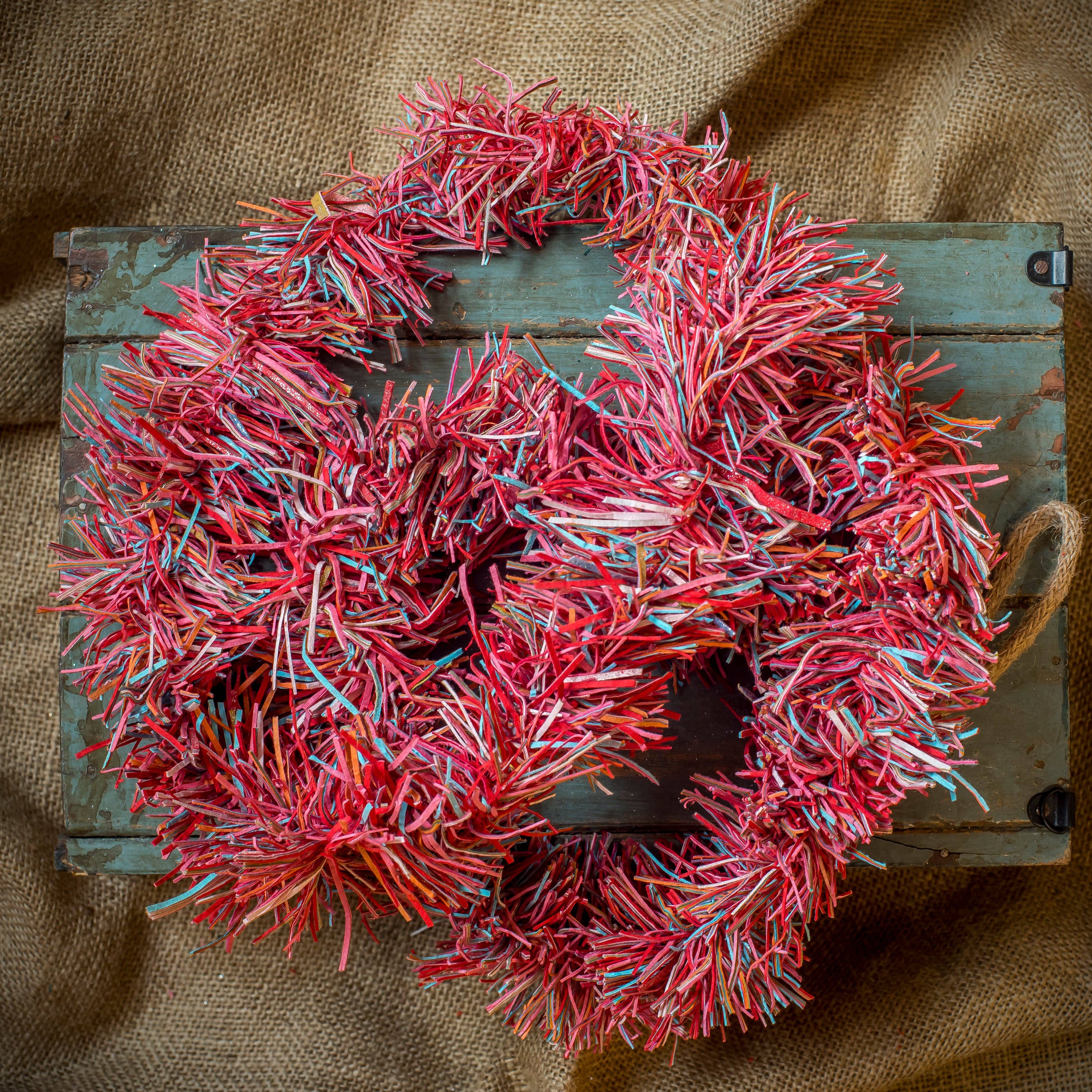 Moult – wholesale Christmas decoration – Recycled Paper Tinsel With Glitter in 6 Colours5