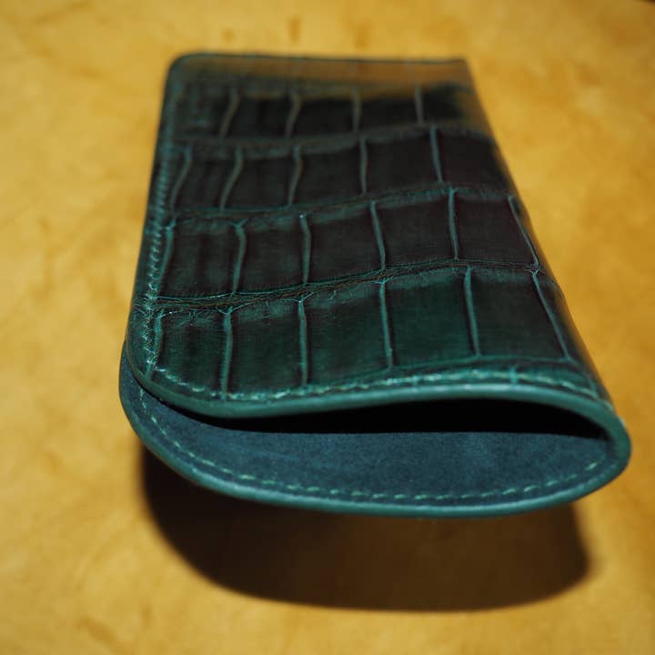 Étui à lunettes vert pour la vente par Ak Yol Atelier