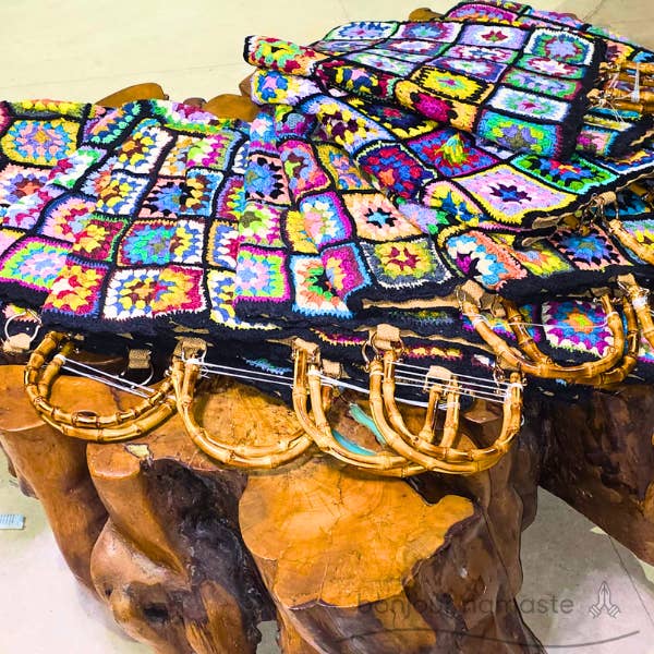 Boutique-klar bomullslapptäcke väska | 50 st redo att skickas för wholesale av Bonjour Namaste