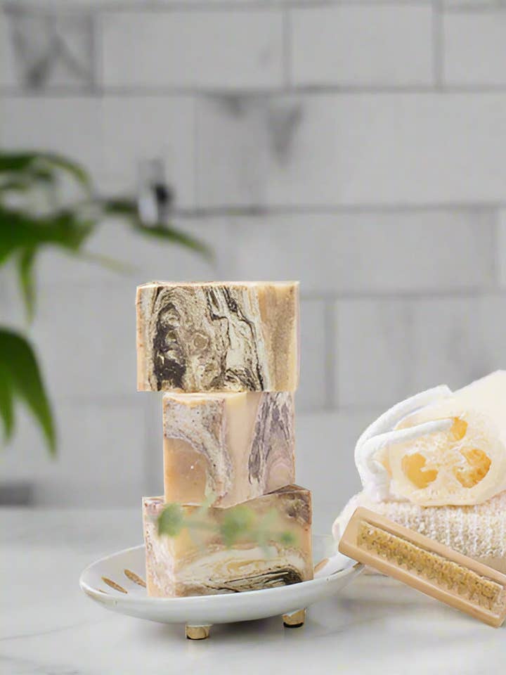 Savon en barre - Bois de cèdre & Épices pour la vente par Em & Oak Soaps and More