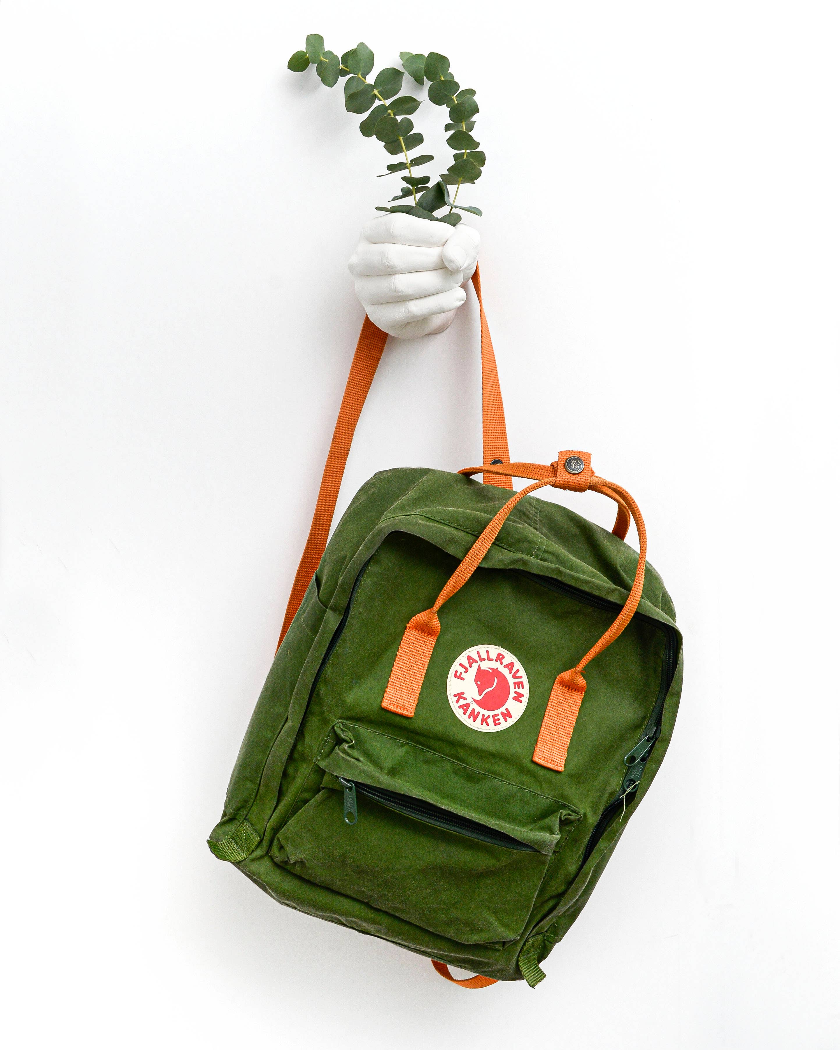 Really Nice Things – Engroshandel Vase – Fist Vase i Alamo 70 - Hvid1