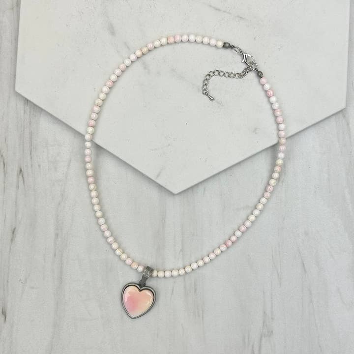 NKZ240330-14 16 inches pink conch beads with pink conch heart pendent Necklace for wholesale by Western Elite Jewelry