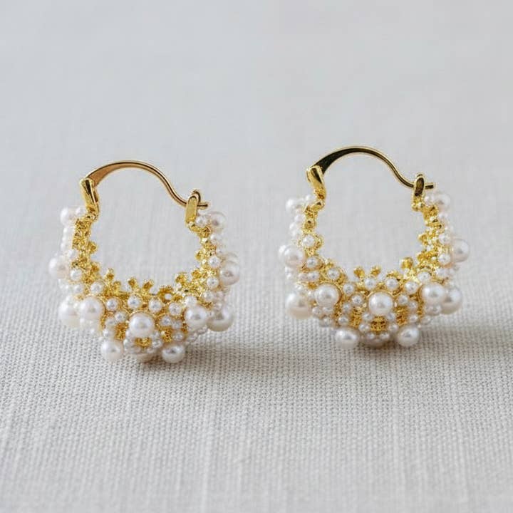 Parel Geometrische Statement Oorbellen voor wholesale door camilla dovey