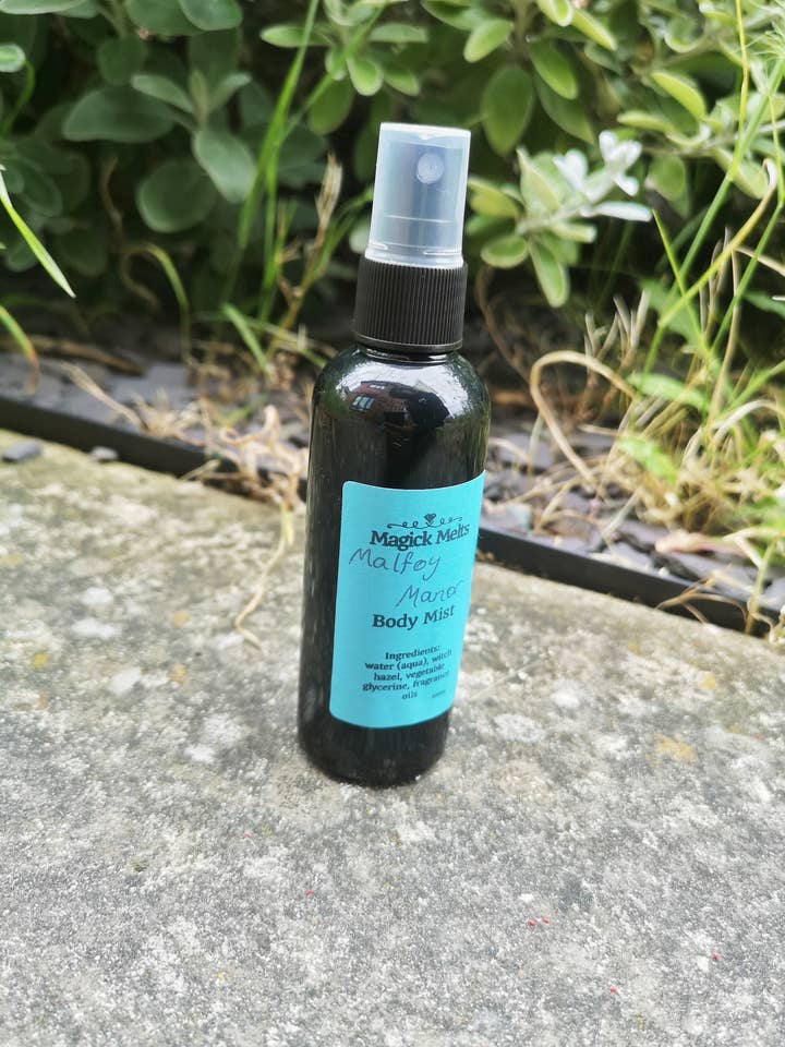 Brume corporelle "Manoir Malfoy" (inspirée de la fiction) par Savage pour la vente par Magick Melts