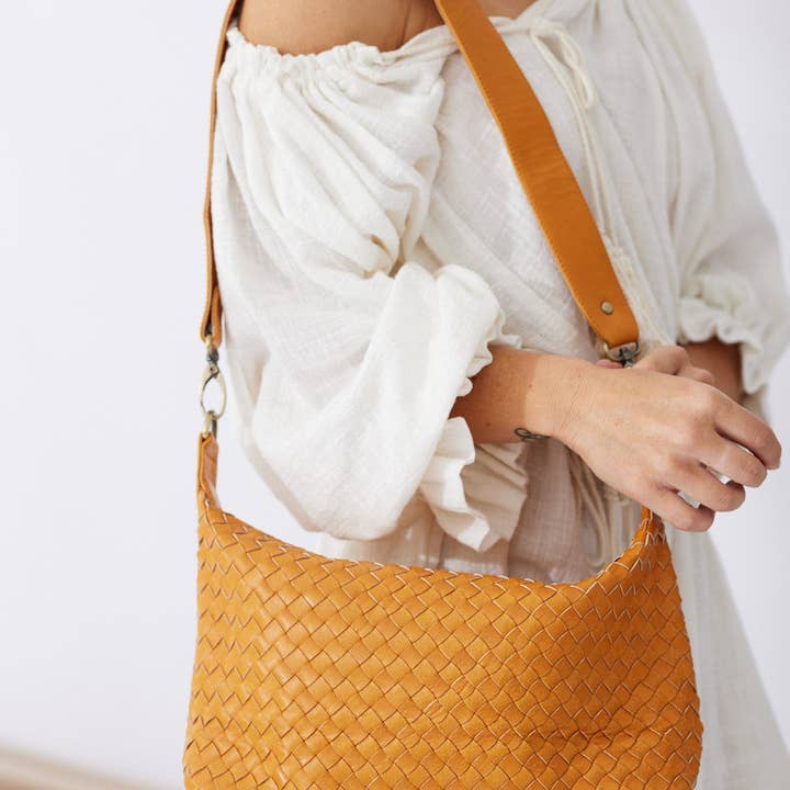 Nakoa The Label - Wholesale Shoulder bag – women's - Lombok Woven Hobo Bag - Tan1