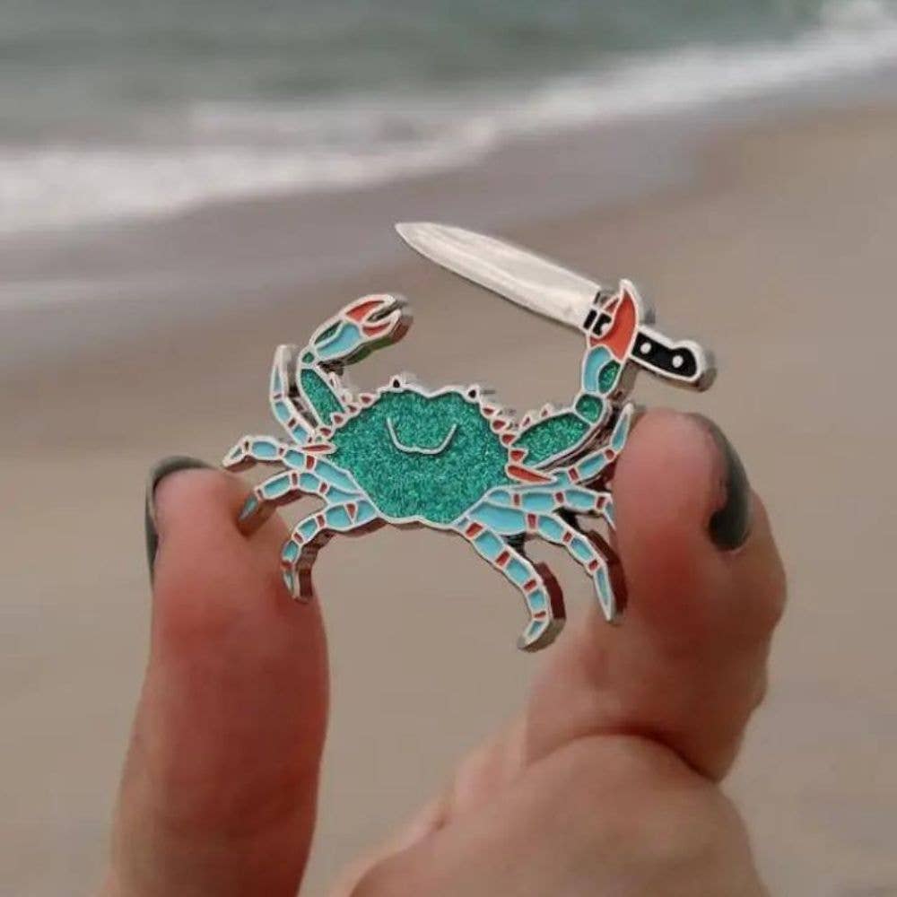 Ashlen – wholesale Lapel pin/button – STABBY CRAB ENAMEL PIN2