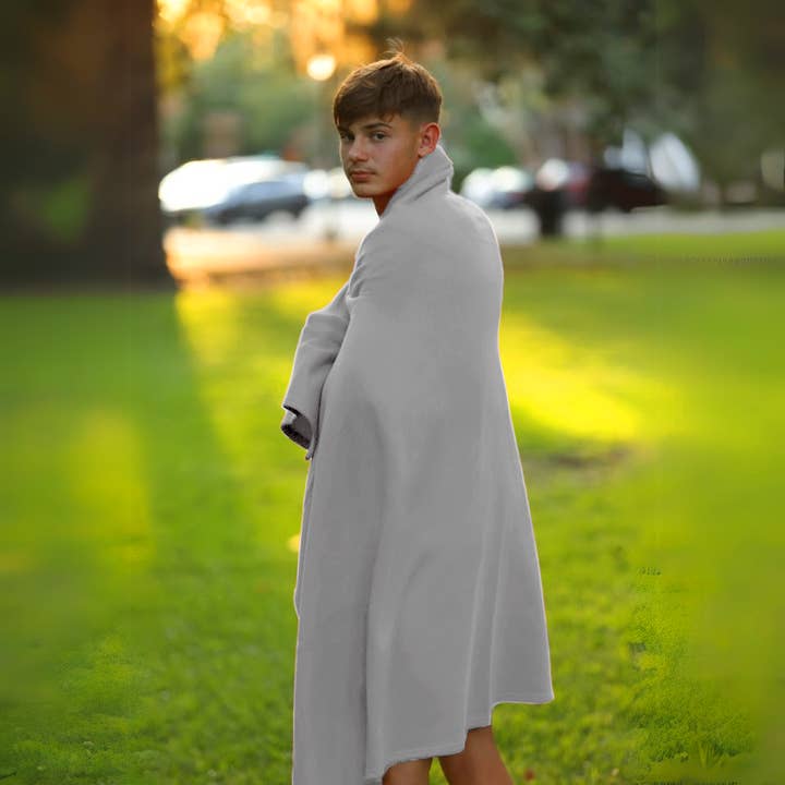 Pro Towels - Wholesale Throw Blanket - Cozy Sweatshirt Blanket – Perfect for Christmas Comfort1