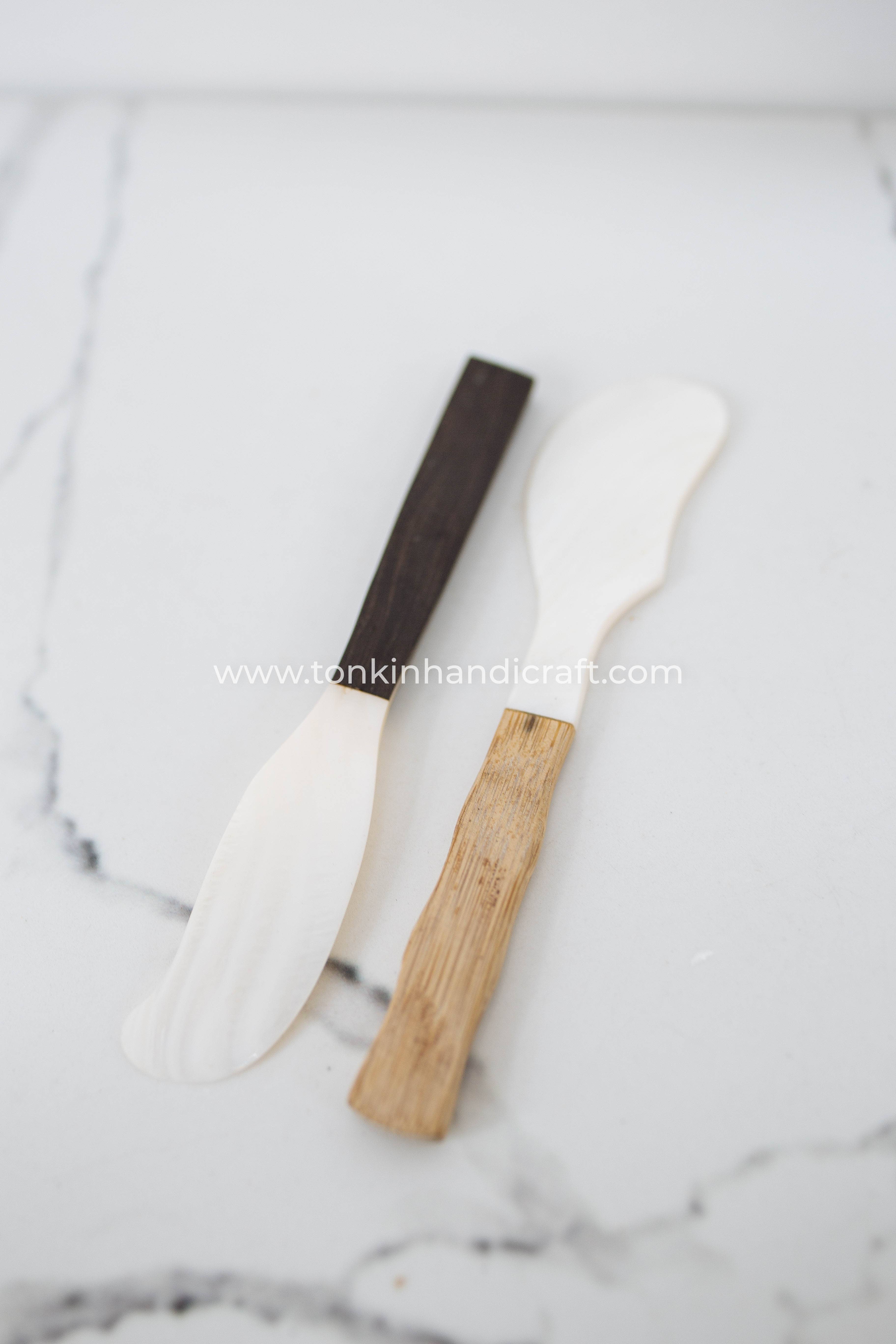 Tonkin Handicraft – Großhandel Käsemesser – Muschelstreuer mit schwarzem Holzgriff0