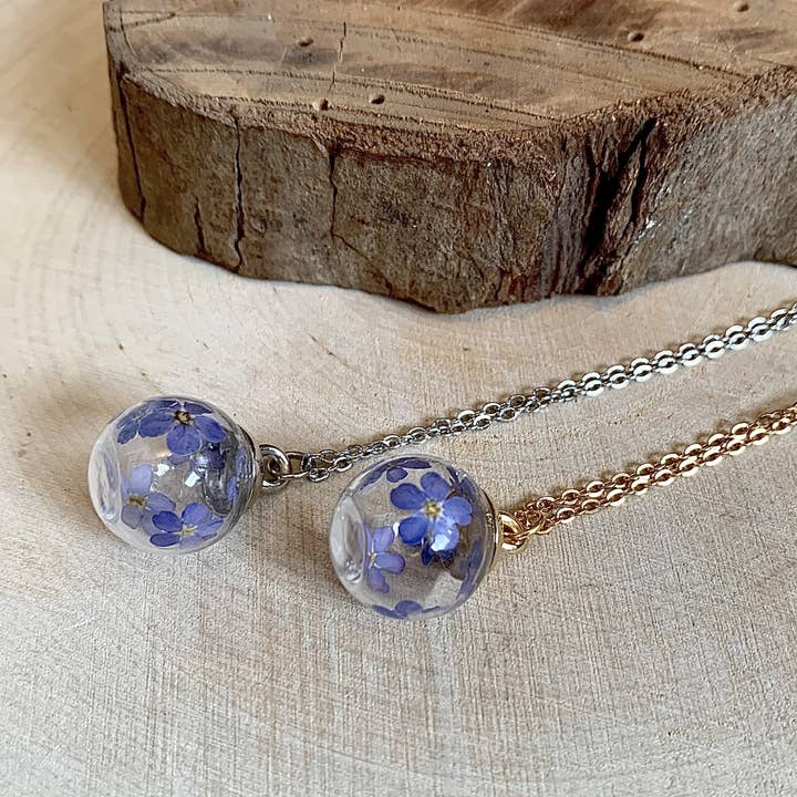 Madame Cousette - Vendita all'ingrosso Collana con ciondolo/pendaglio - Collana Myosotis con fiori secchi con sfera in oro o argento