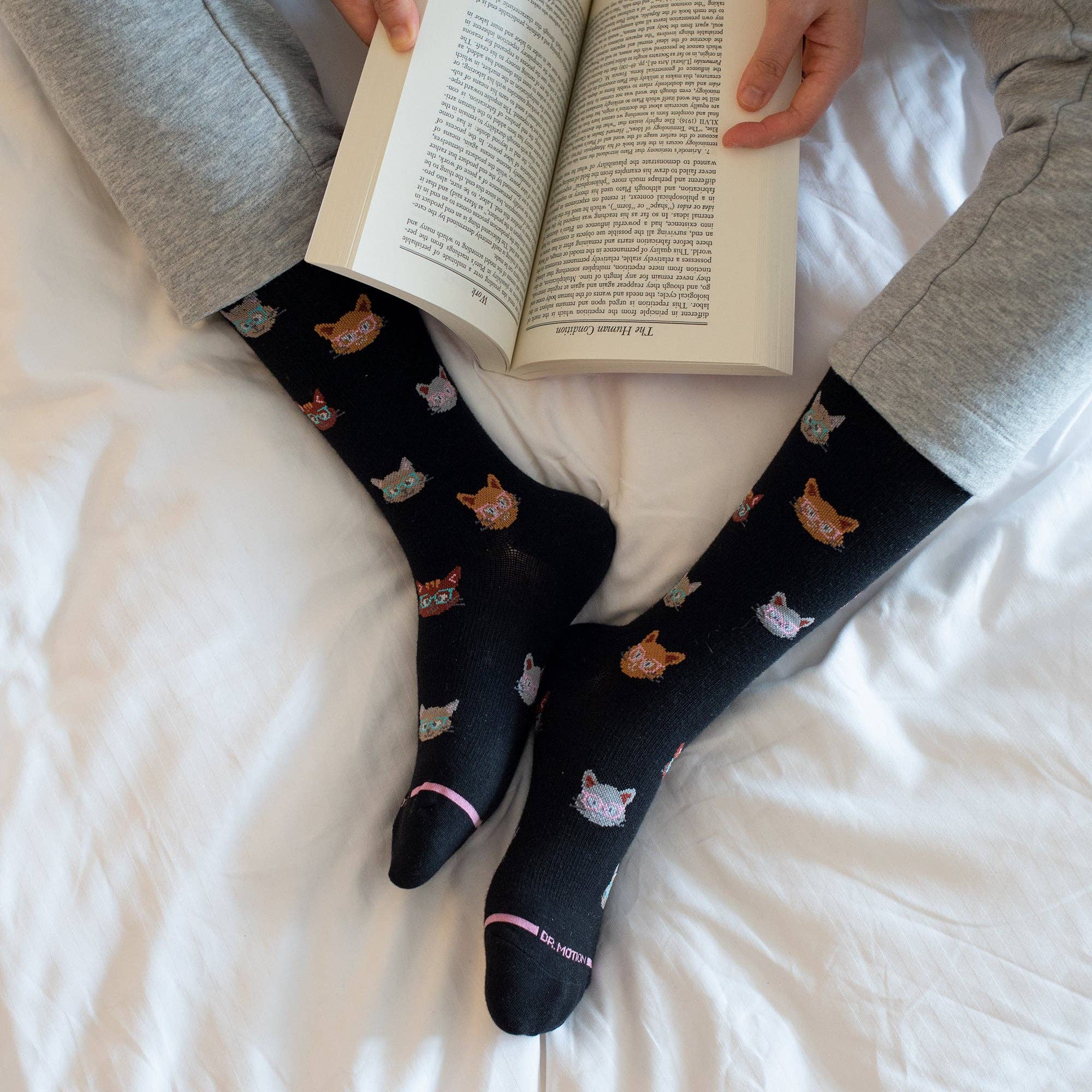 Dr. Motion - Wholesale Socks - Women's - Cats in Glasses | Knee-High Compression Socks For Women1