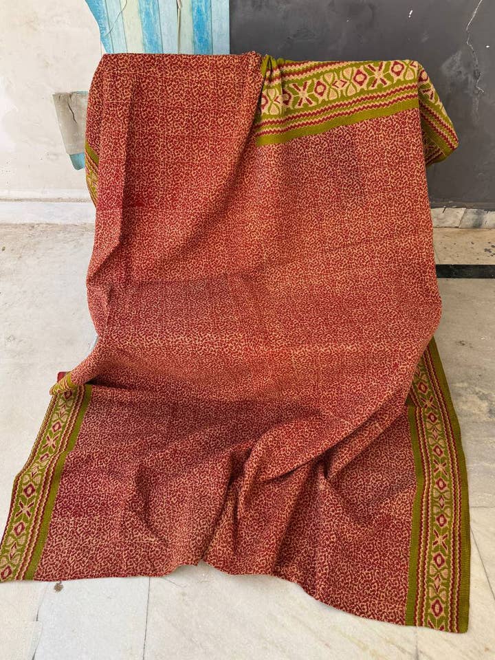 Colcha de Algodão Indiano Feita à Mão com Bordado Kantha por atacado de bhavnas boutique