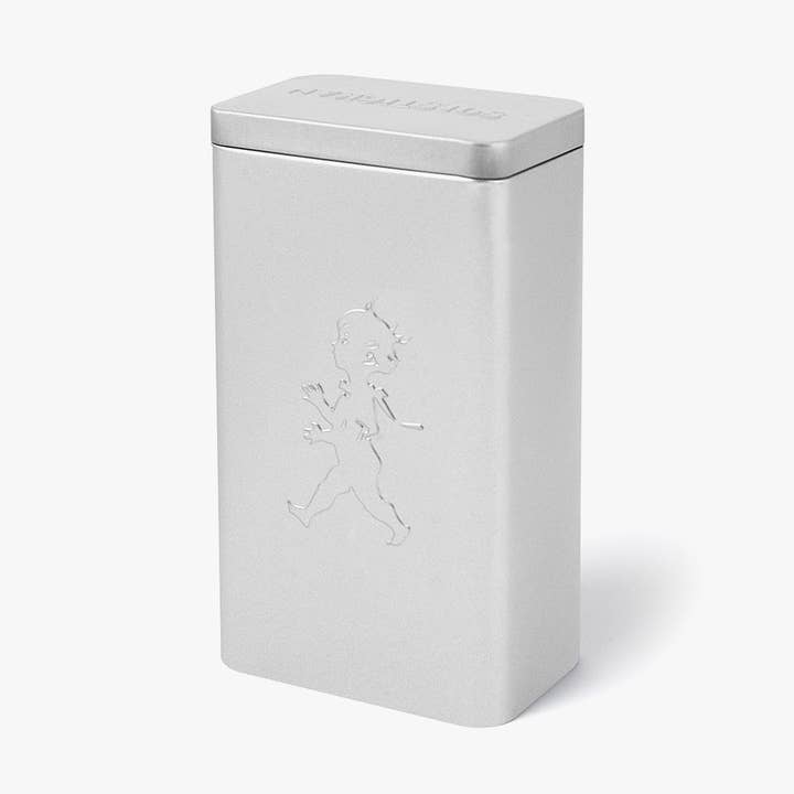 Boîte à café en étain argentée pour la vente par Solstickan Design