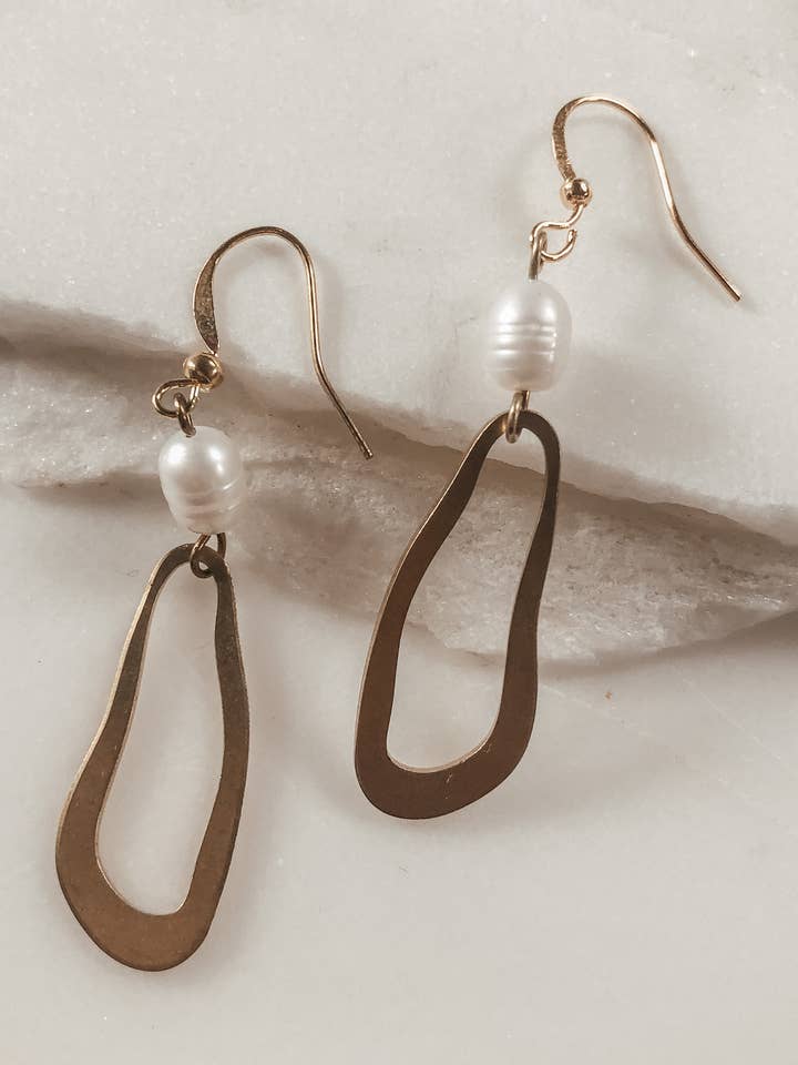 Kalmado Earrings for wholesale by isiko