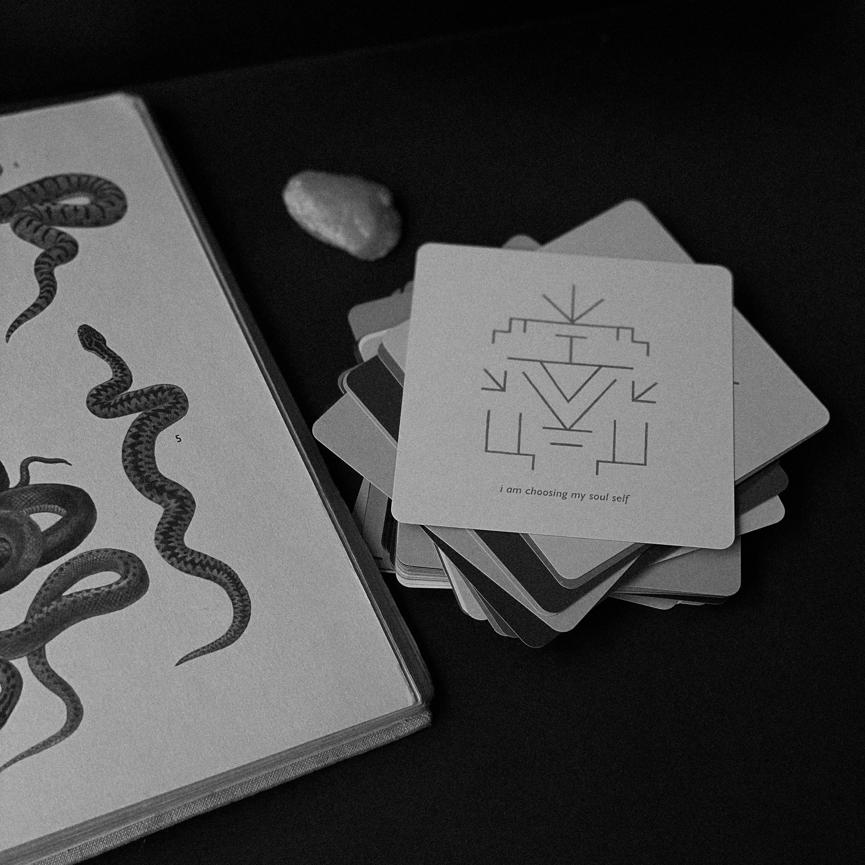 The Hollow Valley - Wholesale Tarot Cards - Hollow Valley Sigil Oracle9