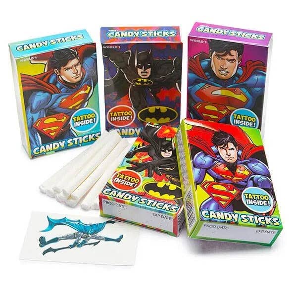 Världens DC Superman Batman Godiscigaretter & Tatuering 30 st för wholesale av Long Island Candy Factory