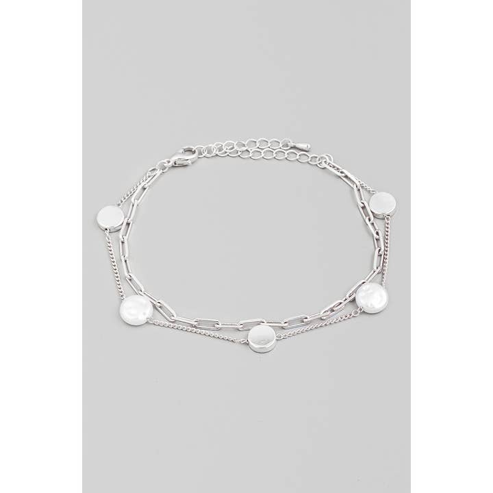 The Looks by Fame Accessories - Wholesale Charm/Dangle Bracelet - Pearl And Metallic Disc Charms Bracelet