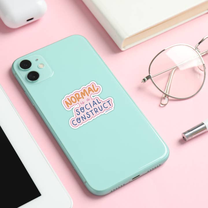 Fluffmallow (Custom duties for USA are pre-paid by us) - Venta al por mayor Pegatina - Pegatina de vinilo "Normal es una construcción social"3