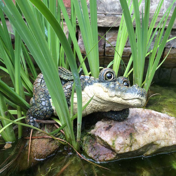 GSI Homestyles - Wholesale Outdoor Ornament/Decor - Toad Hollowâ„¢ Lying Gator Garden Statue