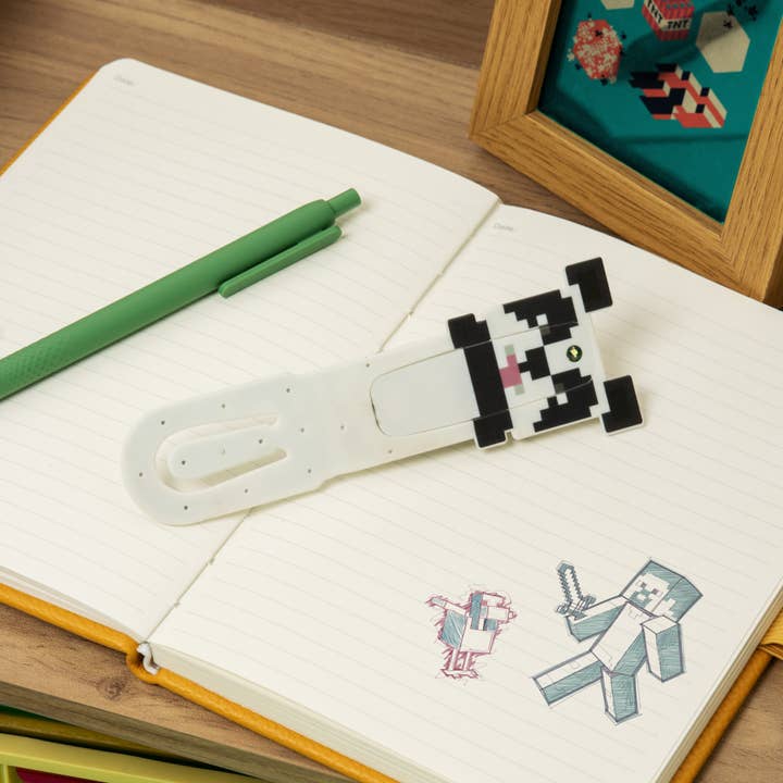 Paladone - Vente Lampes de lecture - Lampe Livre Panda Minecraft1