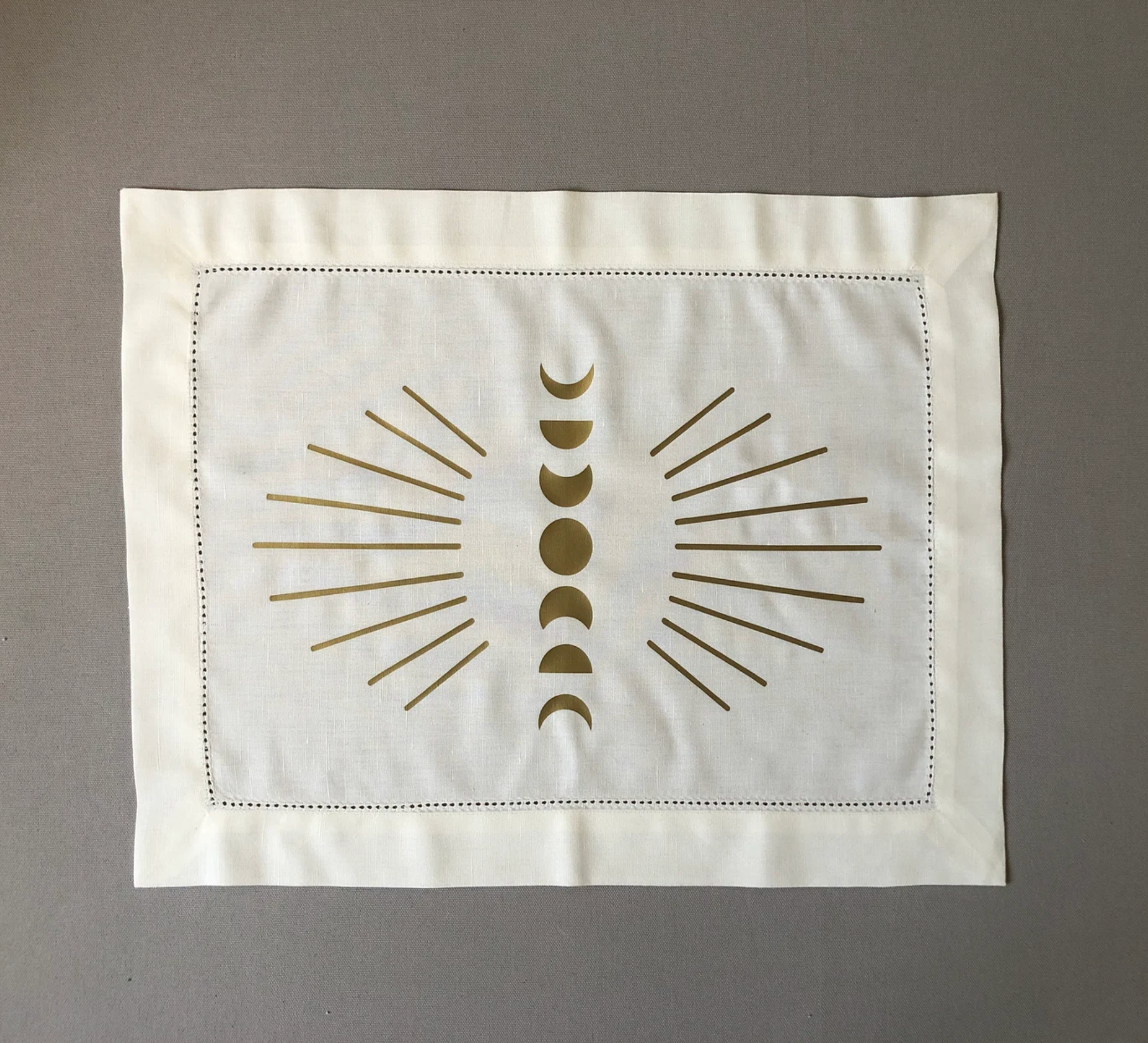 Wishcraft Goods – wholesale Tapestry/textile – Mystic Moon Burst Altar Cloth5