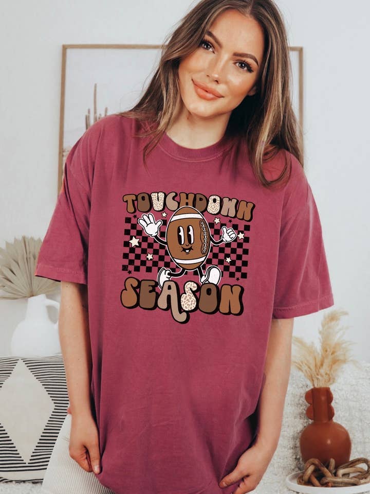 Camiseta Touchdown Season para venta al por mayor de Shop Alloe | Print & Media Co.