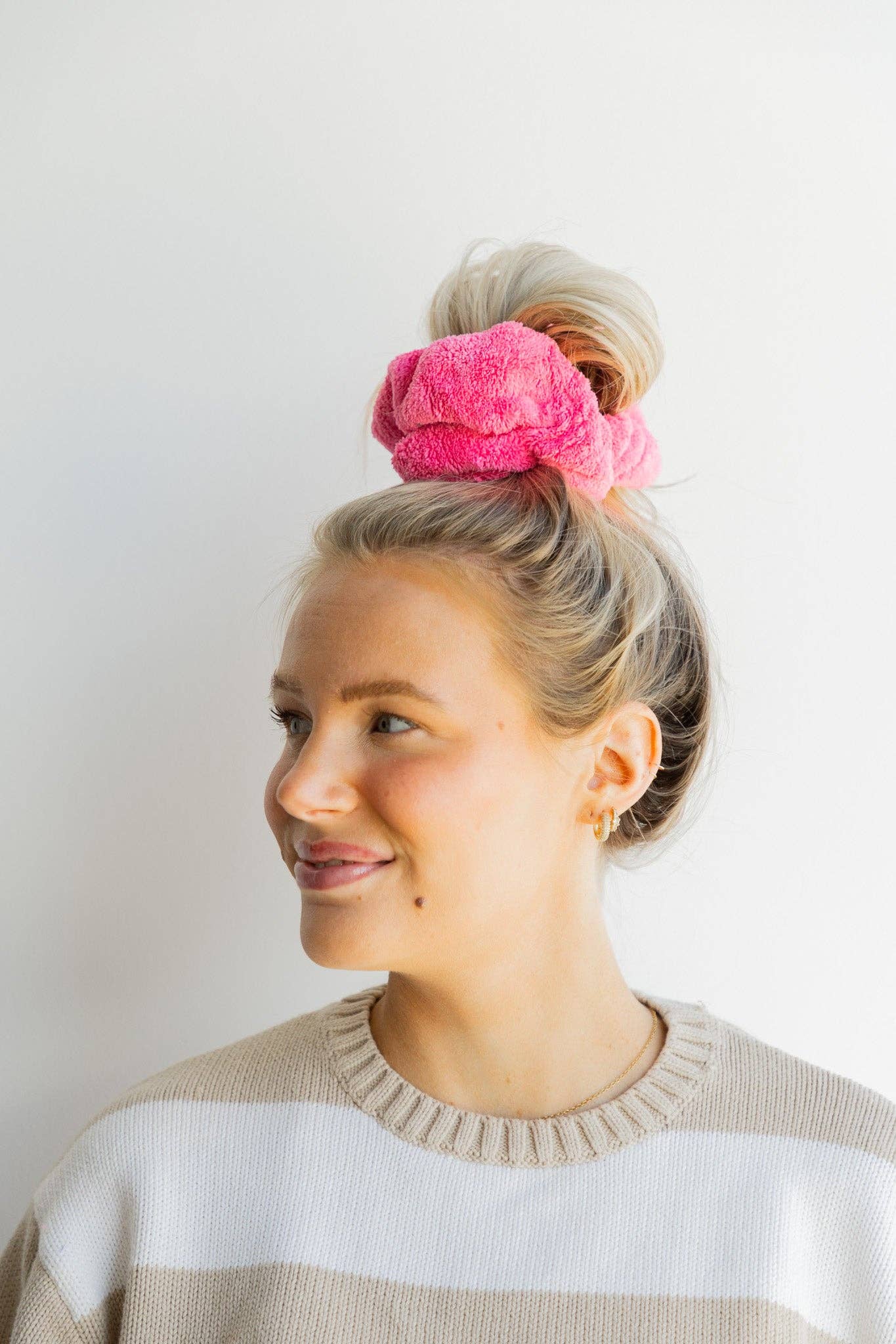 KAXI - Wholesale Scrunchie - Women's - OVERSIZED TOWEL SCRUNCHIES ( 18 COLORS )50