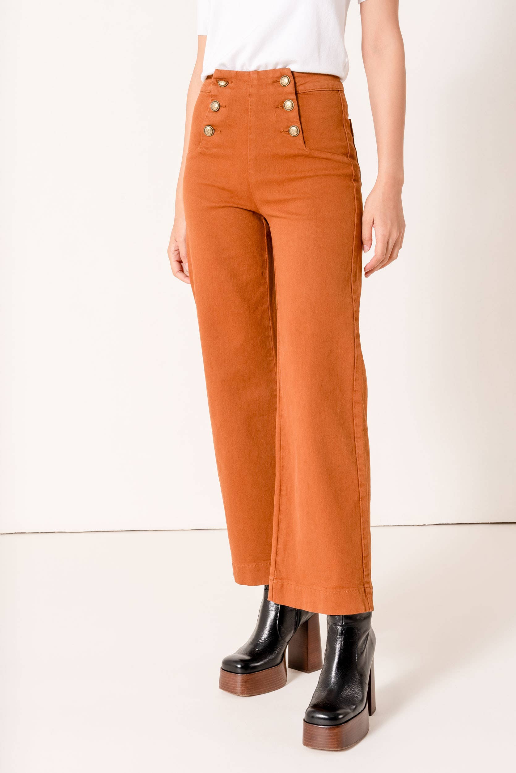 Oraije Paris - Vendita all'ingrosso Jeans - Donna - Jeans larghi Victorine a 6 bottoni25