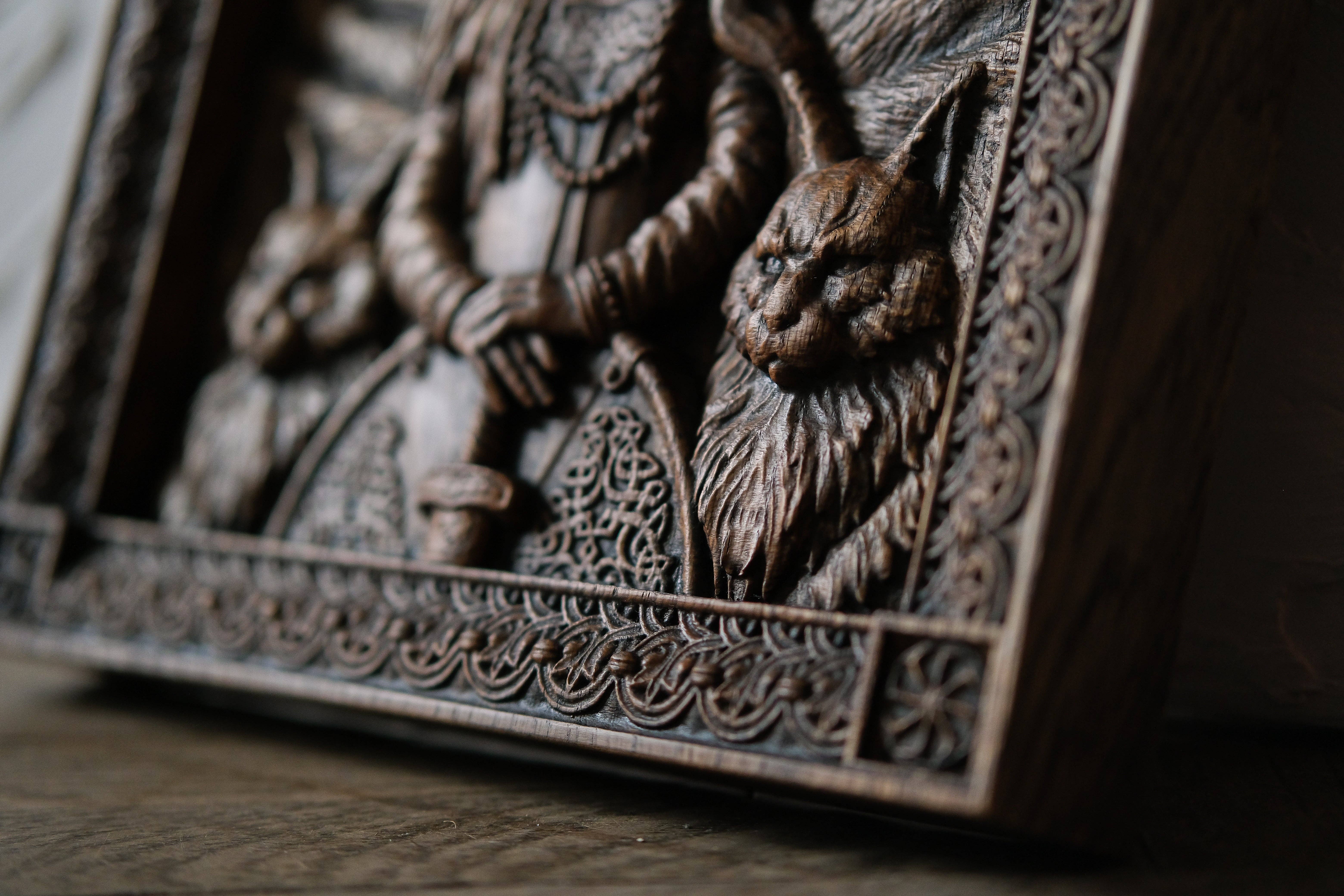 KozakWorkshop - Vente Décoration murale - Tableau mural en bois sculpté déesse scandinave Freyja1