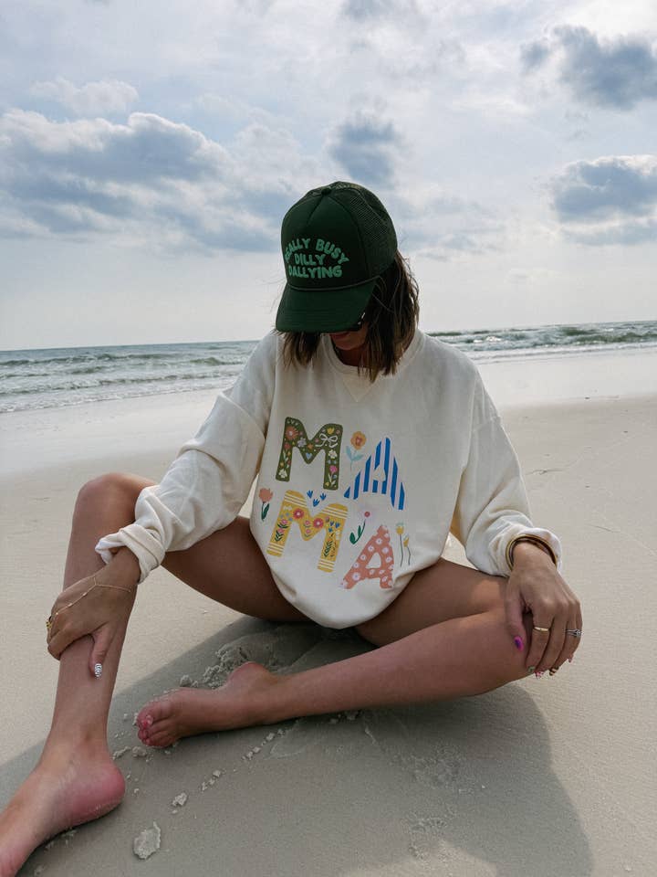 ETTA & EAST - Wholesale Graphic Sweatshirt - Women's - floral mama sweatshirt - comfort wash / ivory1