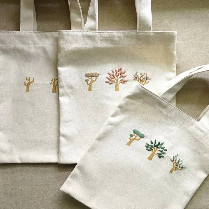 Bolsa de libros de tela bordada con árbol pequeño, bolsa de mano bordada para venta al por mayor de EmbroideryNTA
