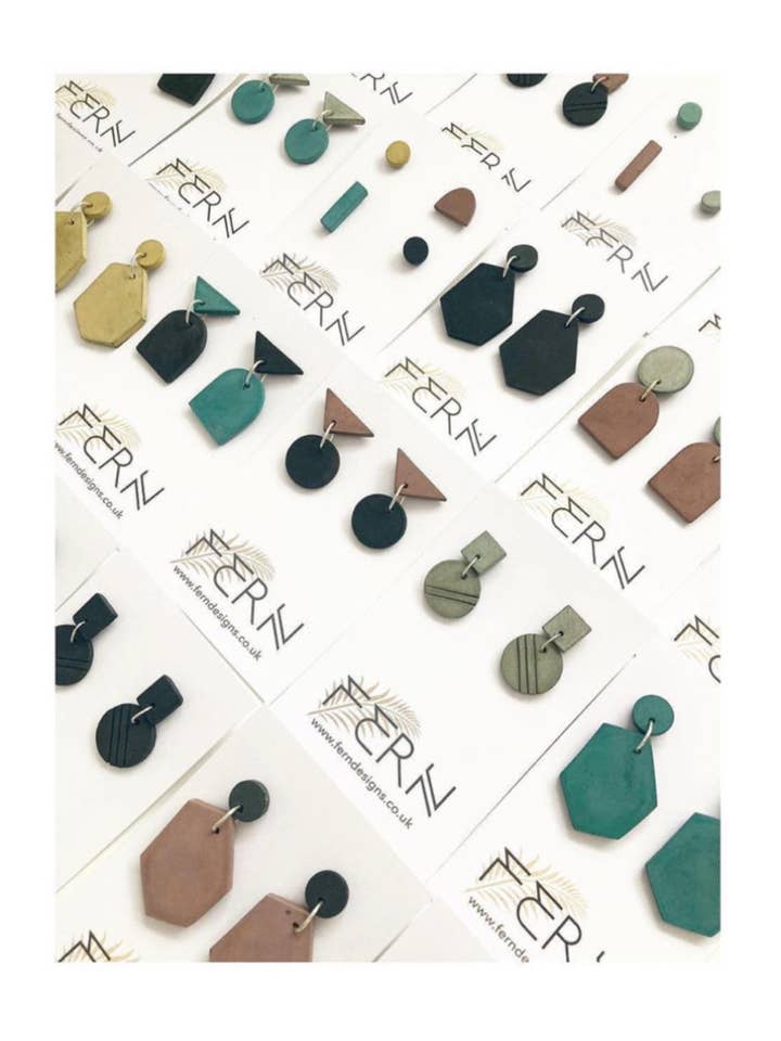 Betonøreringe - Drop dangle stud-mix. Håndlavet for engroshandel hos FERN Studio