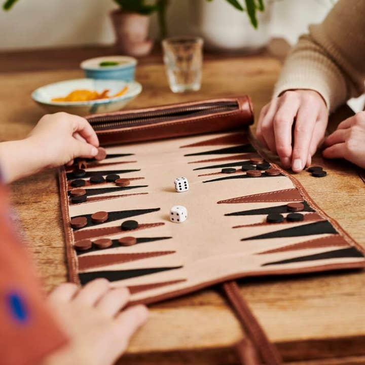 Vida Vida - Wholesale Board Game - Personalised Leather Travel Backgammon Set4