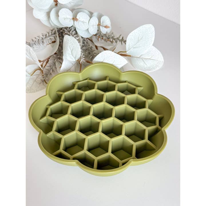 Doggotique - Wholesale Pet Food Mat - Dog - Slow Bowl Sunflower, licking mat for dogs and cats1